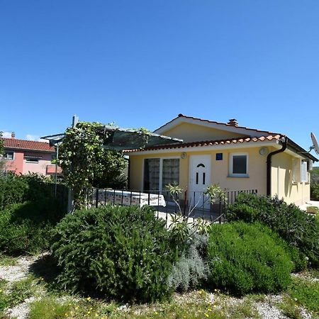 Holiday Home Pere Malinska Eksteriør billede